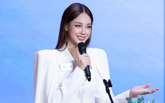 Bảo Ngọc bán đấu giá bộ váy gần 40 triệu tại Miss World
