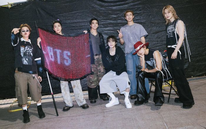 Los Angeles 'chơi lớn' chào mừng BTS đến biểu diễn