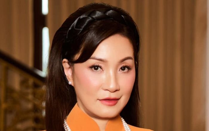 Mừng cho nghệ sĩ Hồng Đào đã dũng cảm đi tìm hạnh phúc ở tuổi 64