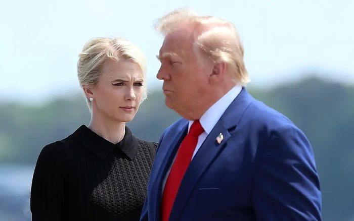 Donald Trump tặng nữ trợ lý 45.000 USD, hé lộ mối quan hệ gây chú ý trong Nhà Trắng