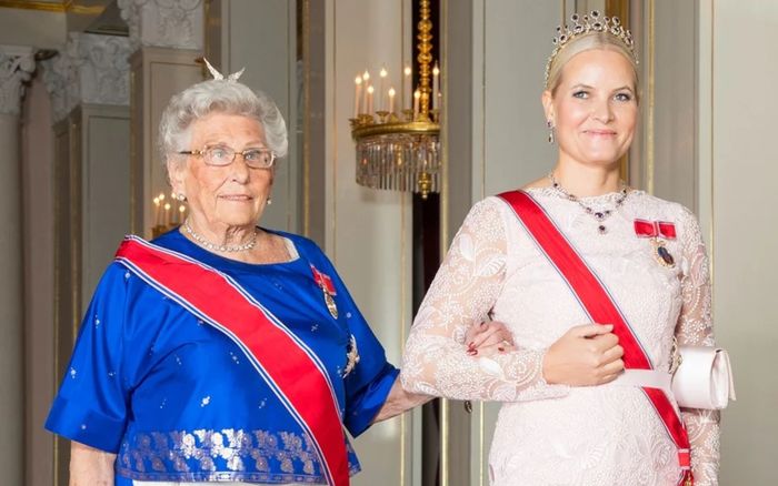 Công chúa Astrid qua đời, Nữ hoàng Mette-Marit thừa hưởng báu vật hoàng gia