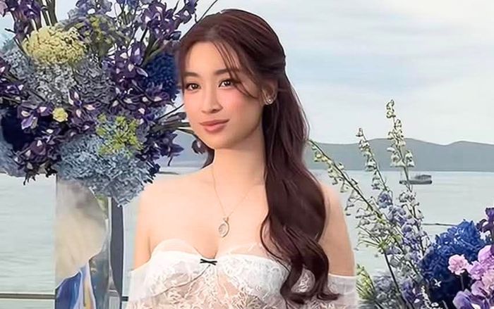 Hoa hậu Đỗ Mỹ Linh diện váy ren quyến rũ ở tuổi 30