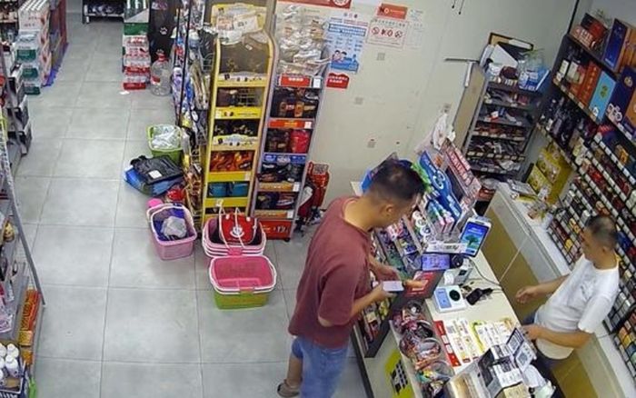 Chủ nhà đi thu tiền thuê, cuối cùng lại chuyển hơn 70 triệu đồng cho người thuê vì một lý do