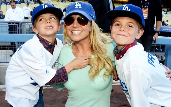 Britney Spears xúc động chúc mừng sinh nhật hai con trai