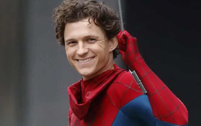 Tom Holland trở thành diễn viên có doanh thu cao nhất lịch sử