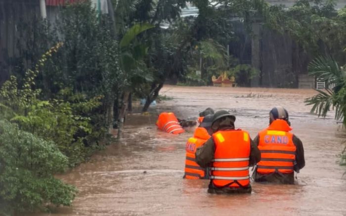 Mưa lớn từ Thanh Hóa đến Quảng Trị, nhiều nơi đối mặt nguy cơ lũ quét