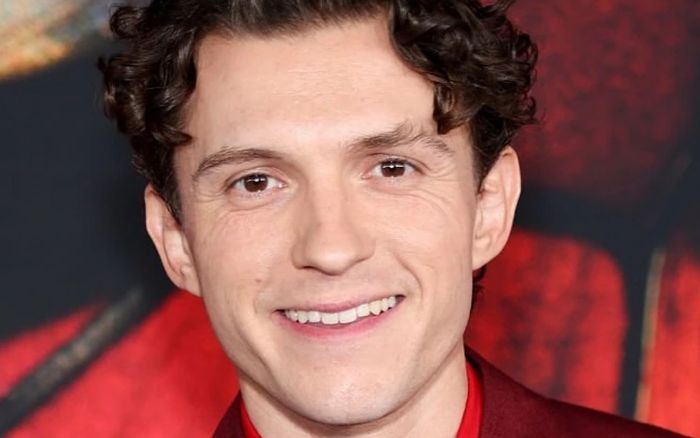 Tom Holland lập kỷ lục doanh thu với số tiền hơn 403 nghìn tỷ đồng