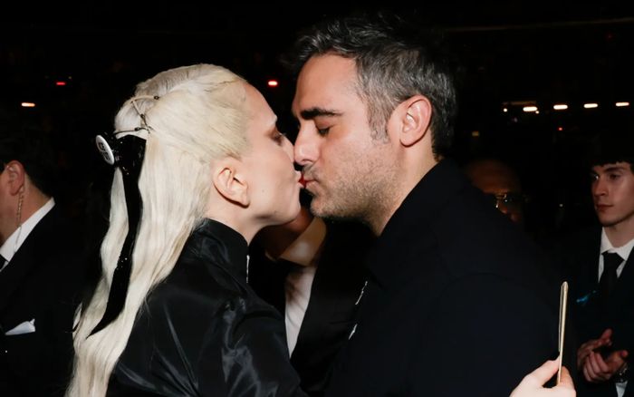 Hành trình làm mẹ không hề dễ dàng của Lady Gaga