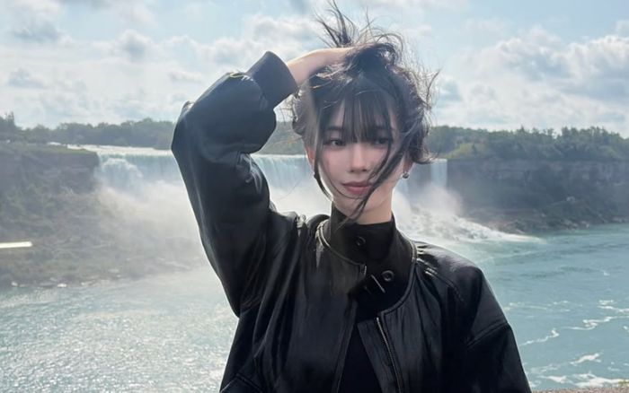 Karina (aespa) khoe nhan sắc nổi bật trong chuyến đi Canada