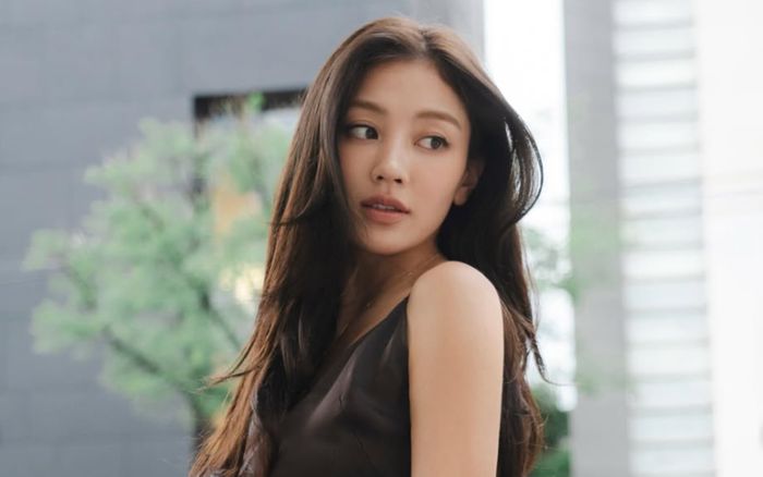 Jihyo (TWICE) hóa nữ thần mùa thu, nhan sắc ngày càng thăng hạng