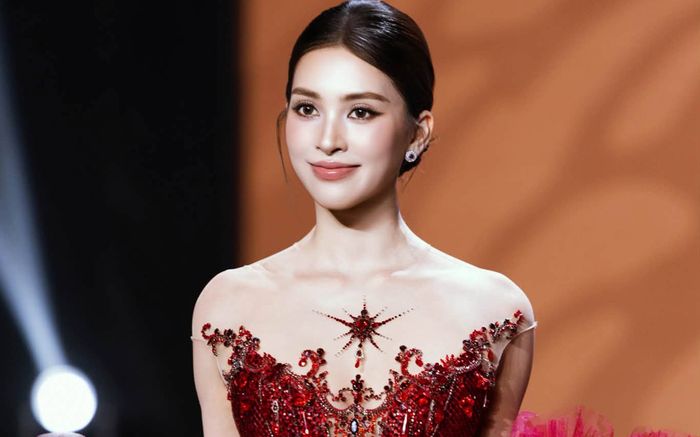 Tiểu Vy kỷ niệm 8 năm đăng quang Hoa hậu Việt Nam