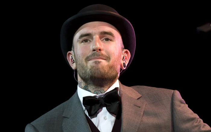 Quán quân The Voice mùa đầu tiên đột ngột qua đời ở tuổi 43