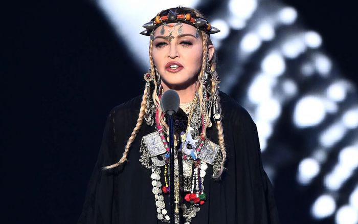 Madonna trở lại sân khấu VMAs sau 23 năm
