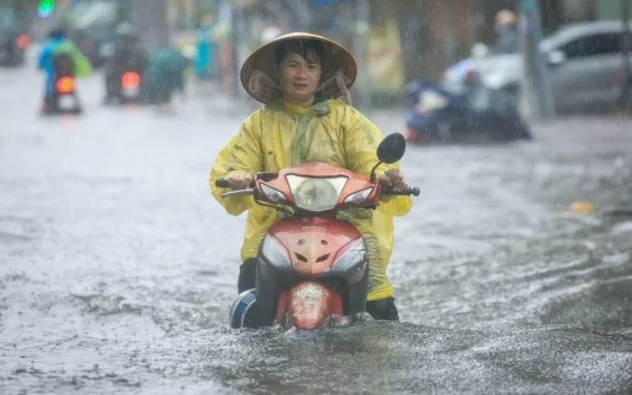 Mưa lớn dồn dập từ Thanh Hóa đến Hà Tĩnh, cảnh báo ngập lụt và sạt lở
