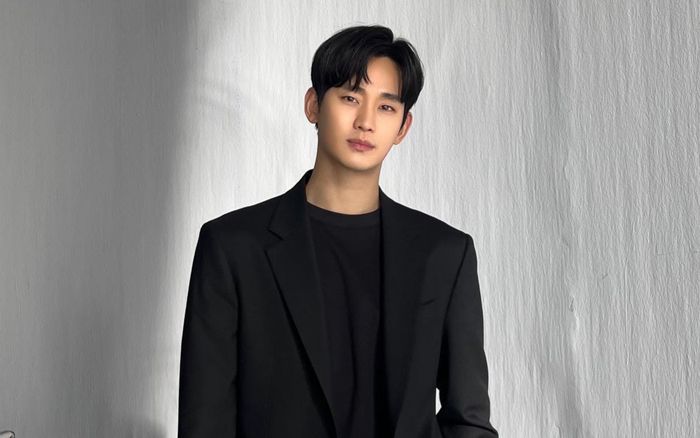 Hôm nay 19/9, Kim Soo Hyun chính thức trở lại showbiz