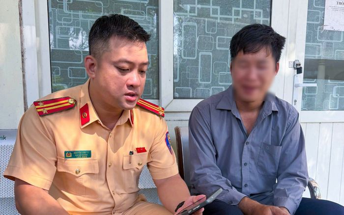 Một cuộc gặp bên đường trong ngày nghỉ lễ khiến nhiều người xúc động