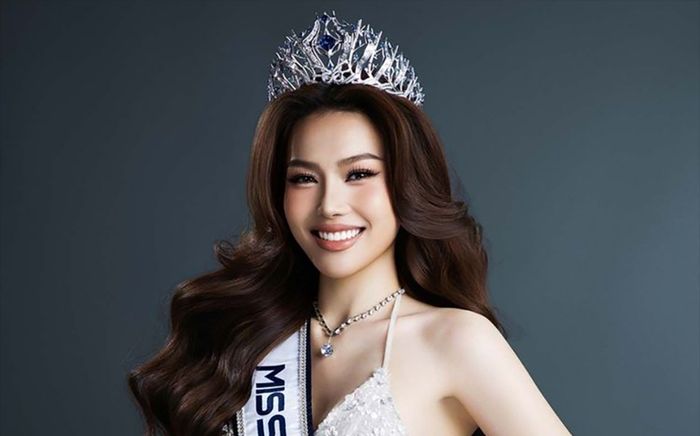Miss Cosmo Vietnam 2026 Đỗ Cẩm Ly 'đụng hàng' Phương Mỹ Chi