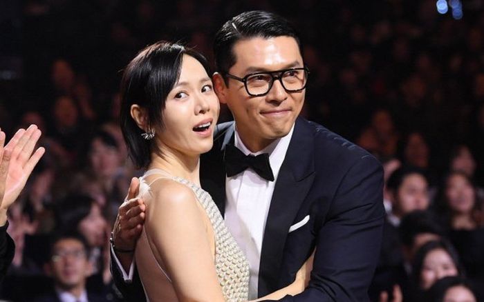 Hyun Bin bất ngờ khi gặp fan lưu giữ kỷ niệm từ Son Ye Jin theo cách đặc biệt