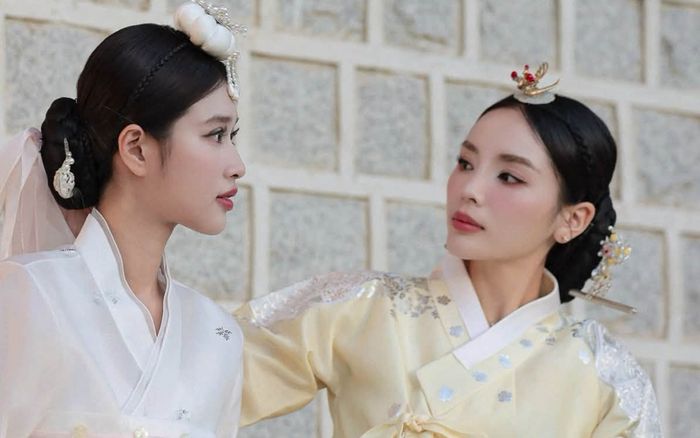 Hoa hậu Kỳ Duyên công khai mặc Hàn phục với 'người thương' tại Hàn Quốc