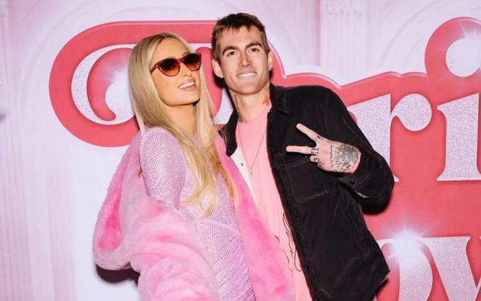 Paris Hilton đau lòng tiễn biệt Presley Gerber