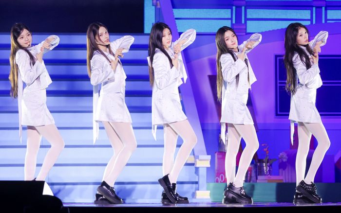 ILLIT bị mỉa mai vì tốc độ bán vé concert ảm đạm