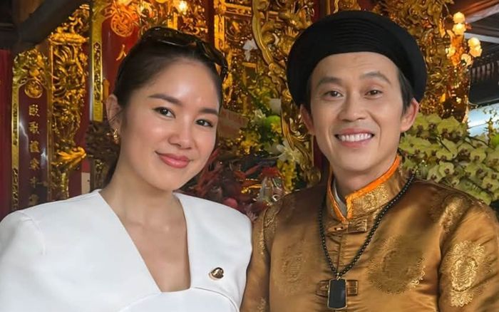 Lê Phương đến viếng đền thờ Tổ 100 tỷ của Hoài Linh