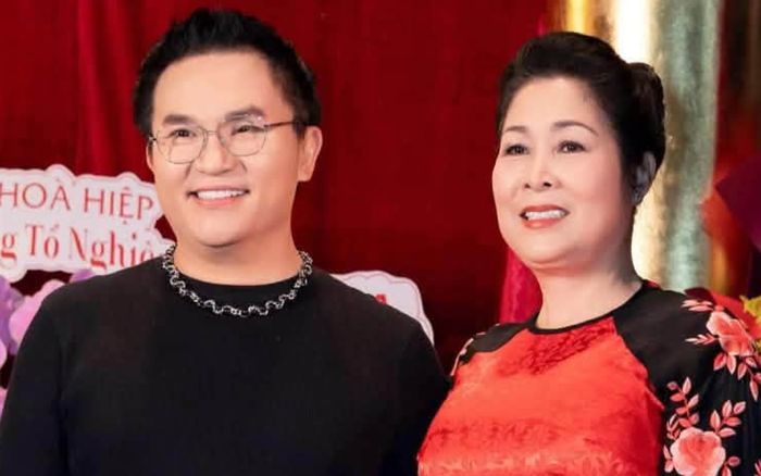 MC Đại Nghĩa công khai bày tỏ với NSND Hồng Vân