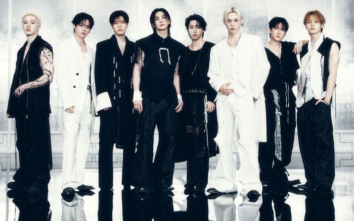 Stray Kids lập kỷ lục chưa từng có, vượt qua dấu mốc gắn với The Beatles