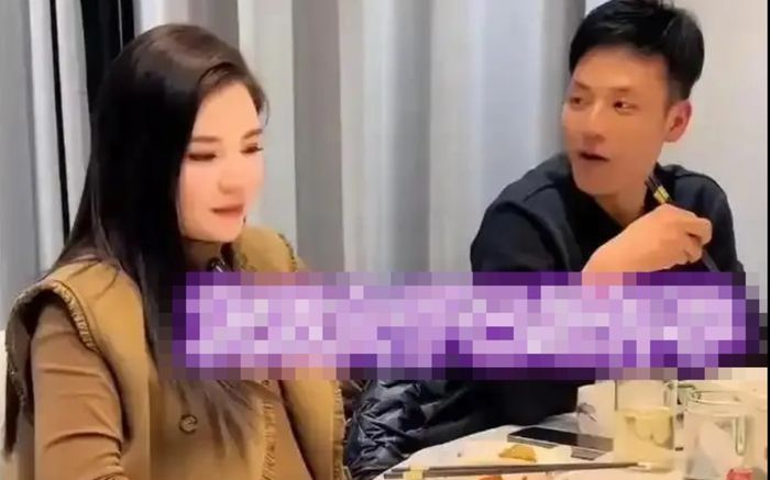 Đi xem mắt, người đàn ông vội đứng dậy rời đi vì bí mật của cô gái