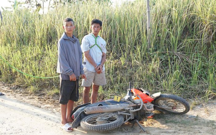 2 sợi dây chuyền vàng đeo trên cổ bị giật phăng, nạn nhân báo Công an liền biết diện mạo thủ phạm