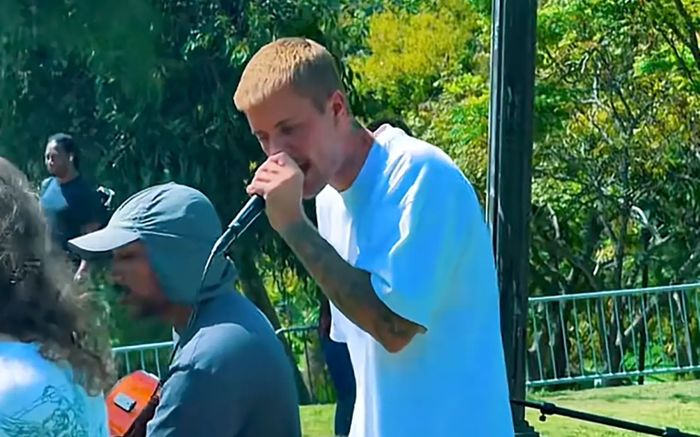 Hình ảnh Justin Bieber biểu diễn tại công viên đang gây xôn xao