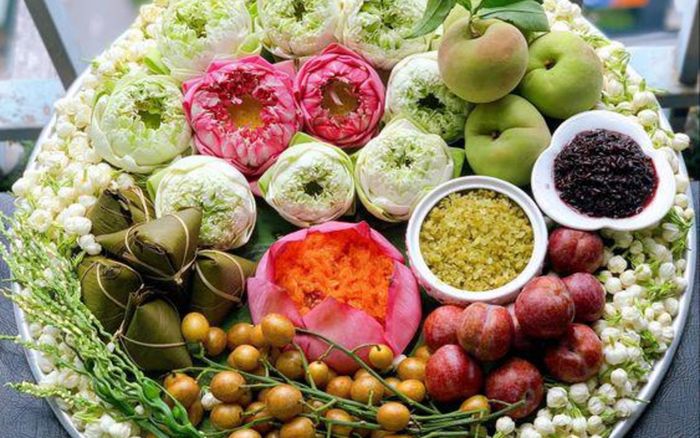 Mâm quả Trung thu nên bày thế nào để mang ý nghĩa may mắn, rước lộc vào nhà?