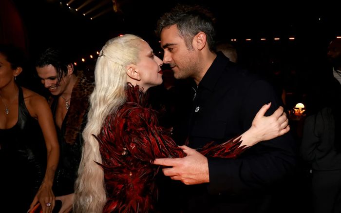 Lady Gaga giấu kín chuyện có con với cả người thân cận