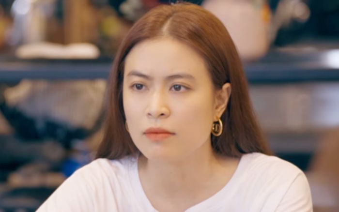 Hoàng Thùy Linh chính thức bị vượt mặt