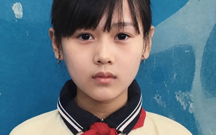 Phương Oanh khoe ảnh thời học sinh, 2 'bản sao' bên cạnh mới đáng chú ý