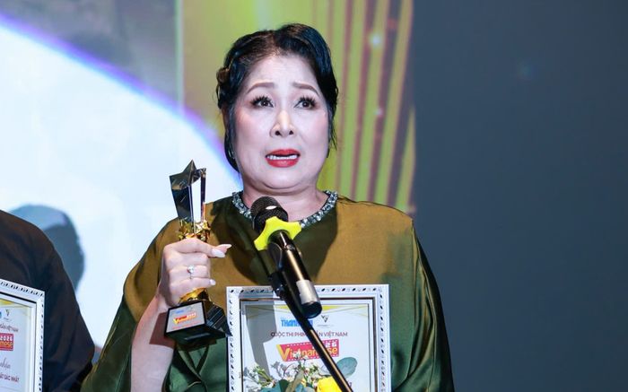 NSND Hồng Vân nhận 'tin vui' ở giải thưởng Vietnamese