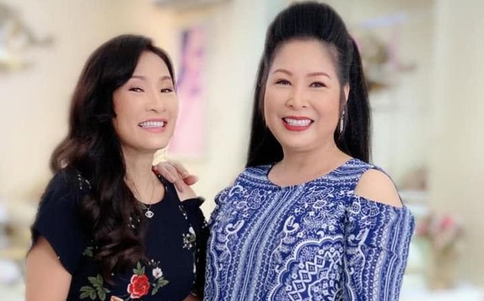 Hồng Vân ôn lại kỷ niệm 4 năm với Hồng Đào