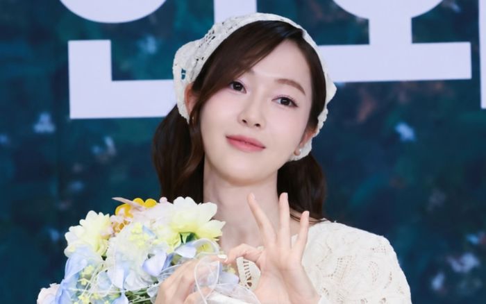 Jessica (SNSD) khoe diện mạo sau 10 năm solo, vẫn trẻ trung như thiếu nữ