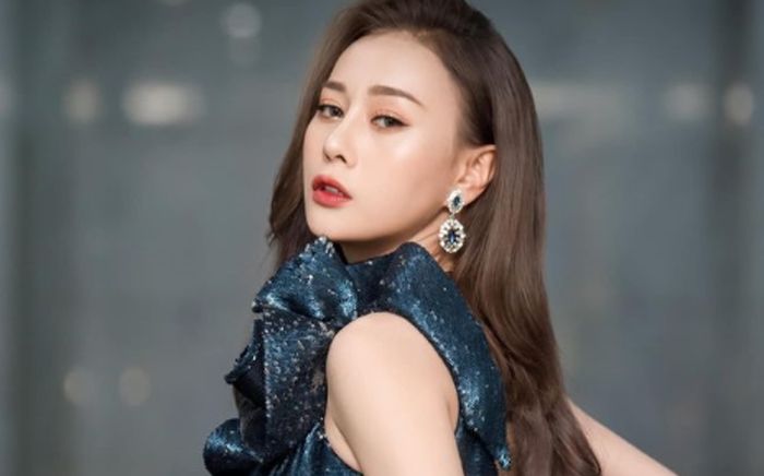 Phương Oanh hạnh phúc đón ngày trọng đại bên hội bạn thân