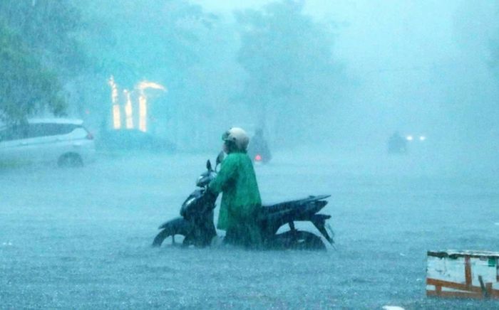 Mưa lớn dồn dập ở miền Trung, địa phương nào ảnh hưởng nặng nề nhất?
