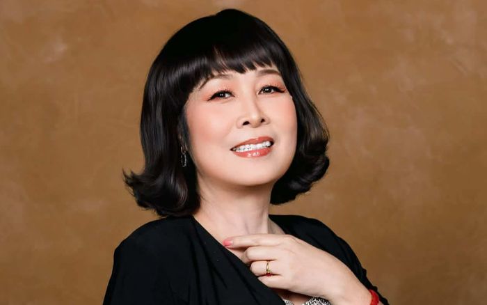 Thông báo đặc biệt từ NSND Hồng Vân