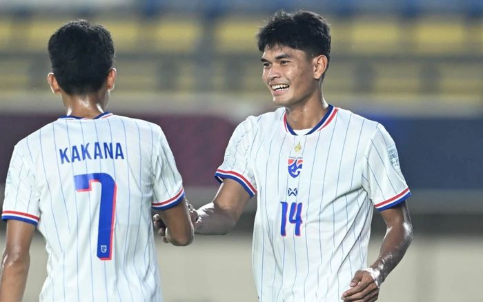 HLV Kim Sang Sik đánh giá cao tuyển Thái Lan trước đại chiến