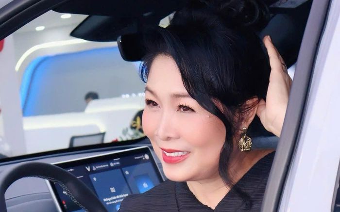 90 tỷ cho NSND Hồng Vân
