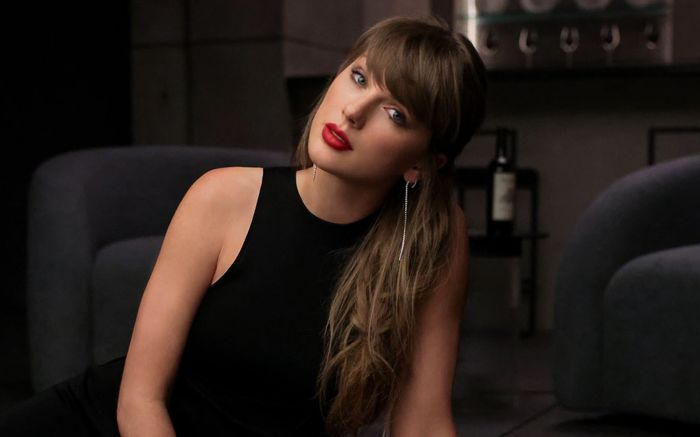 Taylor Swift bị công kích