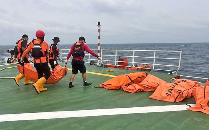 Chìm phà ngoài biển khiến 64 người thiệt mạng