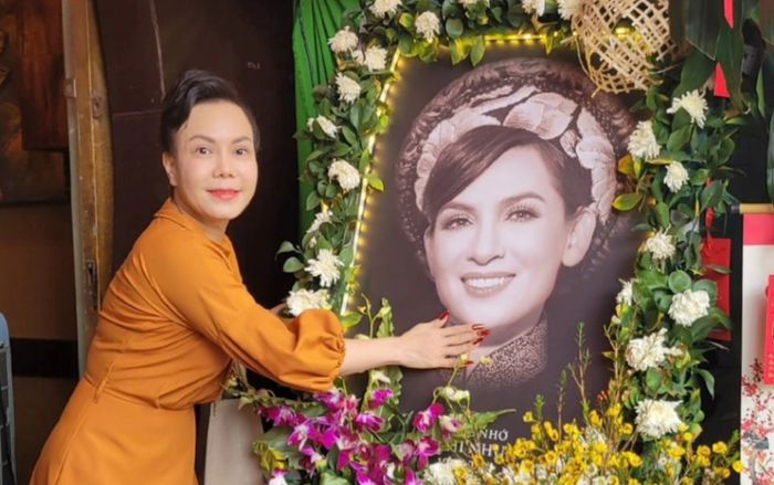 Việt Hương nói đúng 2 chữ trong đám giỗ 5 năm của Phi Nhung