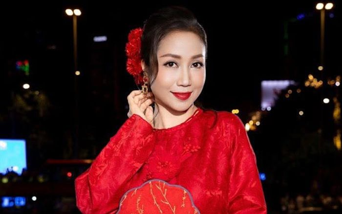 Ốc Thanh Vân hạnh phúc mang tình yêu trở lại Úc