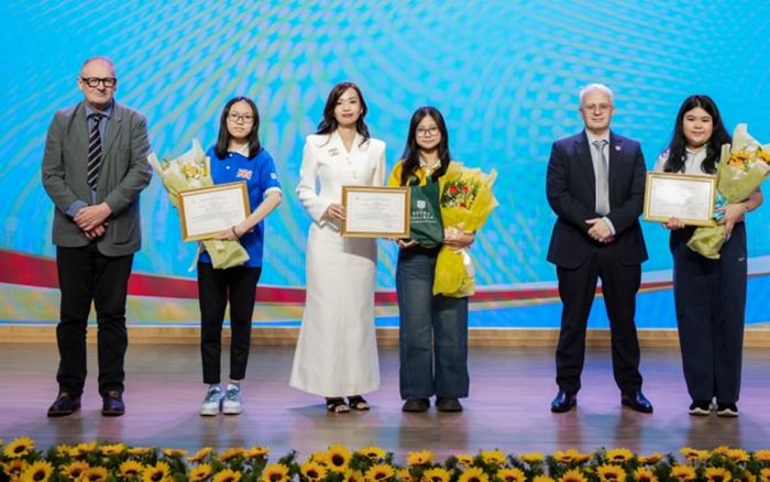 Ngày khai giảng đặc biệt của 3 thủ khoa đầu vào của Trường ĐH Kinh tế - Tài chính TP.HCM