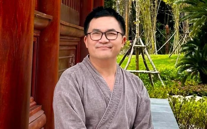 MC Đại Nghĩa nghẹn ngào chia tay 'người thương' ở tuổi 48