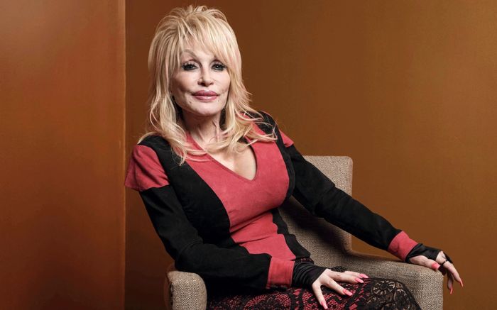 Cháu gái tiết lộ lý do Dolly Parton giấu kín chuyện mắc ung thư trước khi qua đời